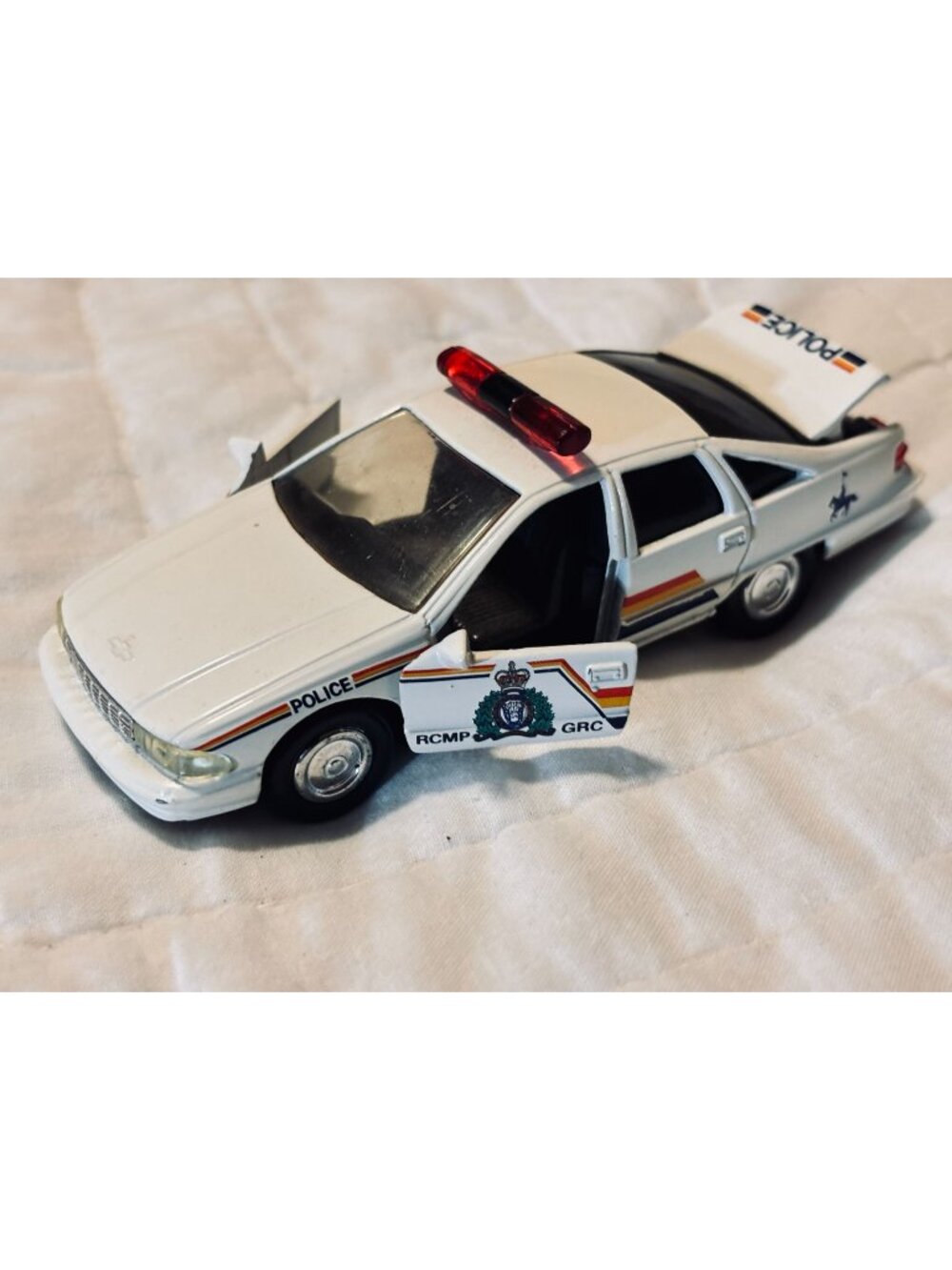 1993 Road Champs RCMP Chevrolet Caprice Die-Cast Police Car 4.5" White With Open